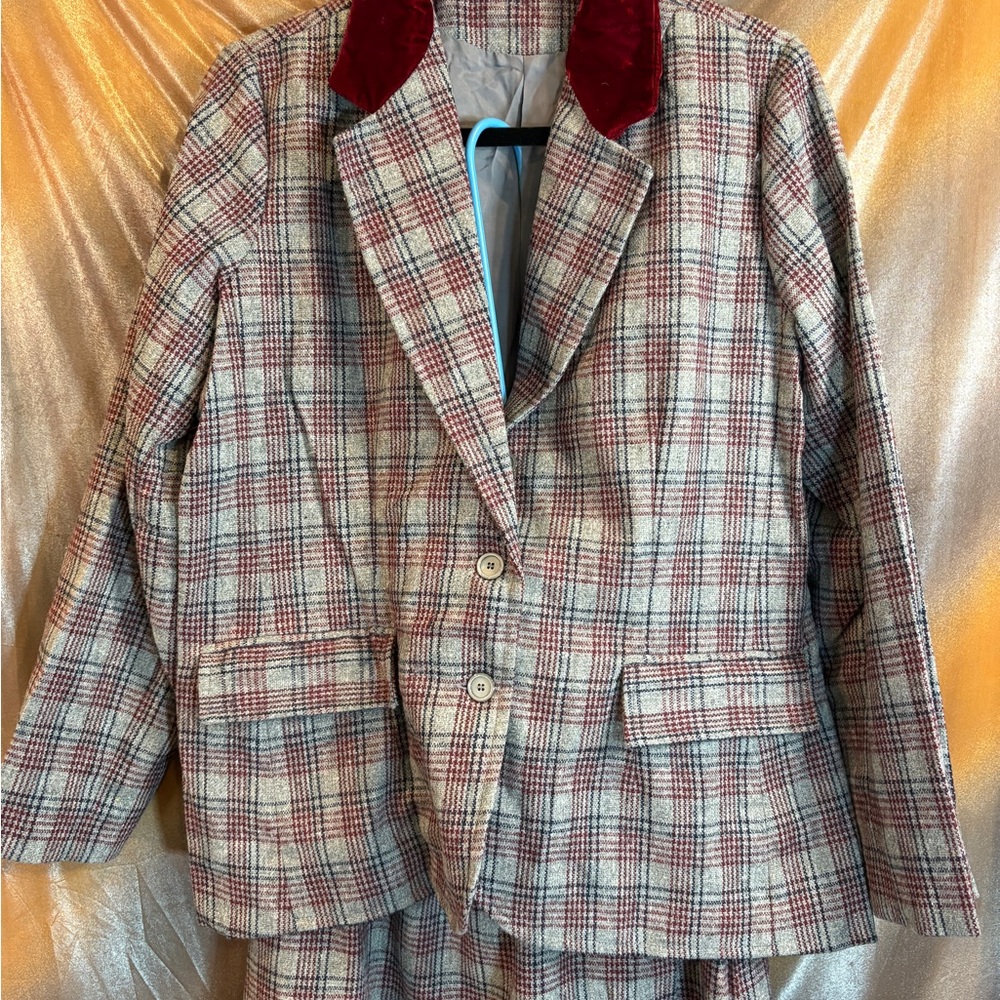 Vintage wool bespoke skirt suit‎ Plaid Blazer with Red velvet Accents 500